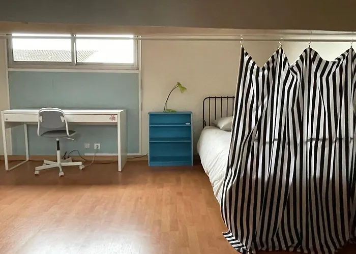 Проживание в семье Familial Etage Entier